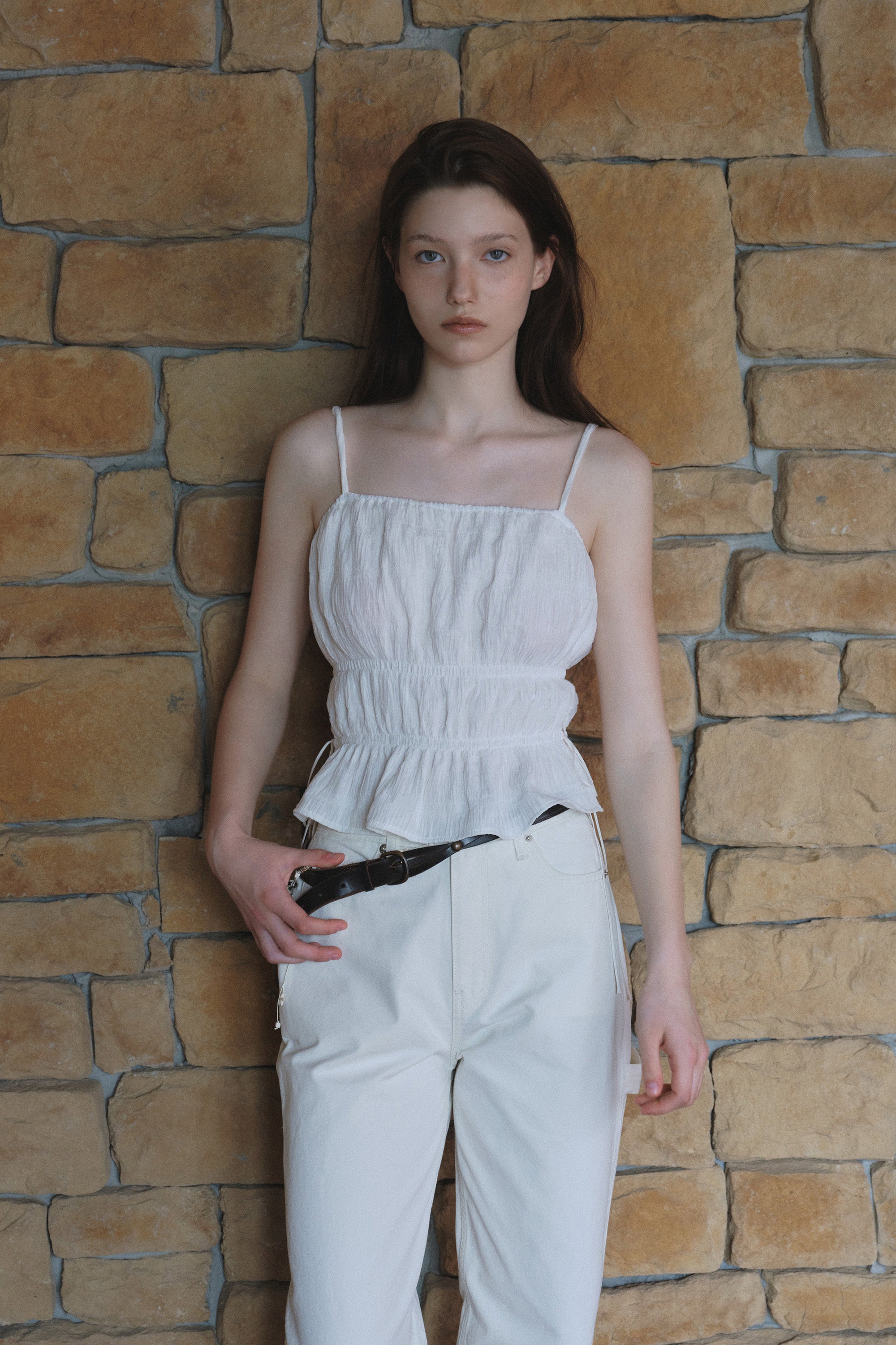 Crinkle Sharring Sleeveless Top.White