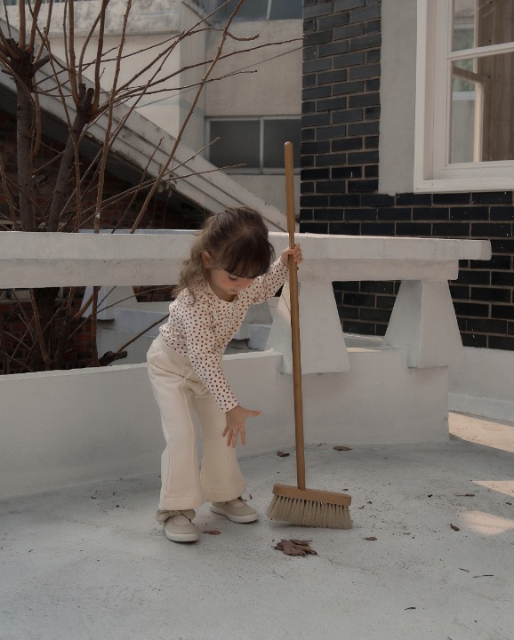 spring pintuck bootcut pants