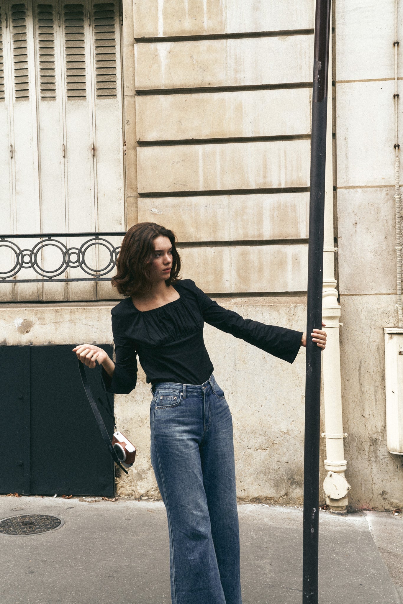 FLAT SHIRRING BLOUSE.BLACK