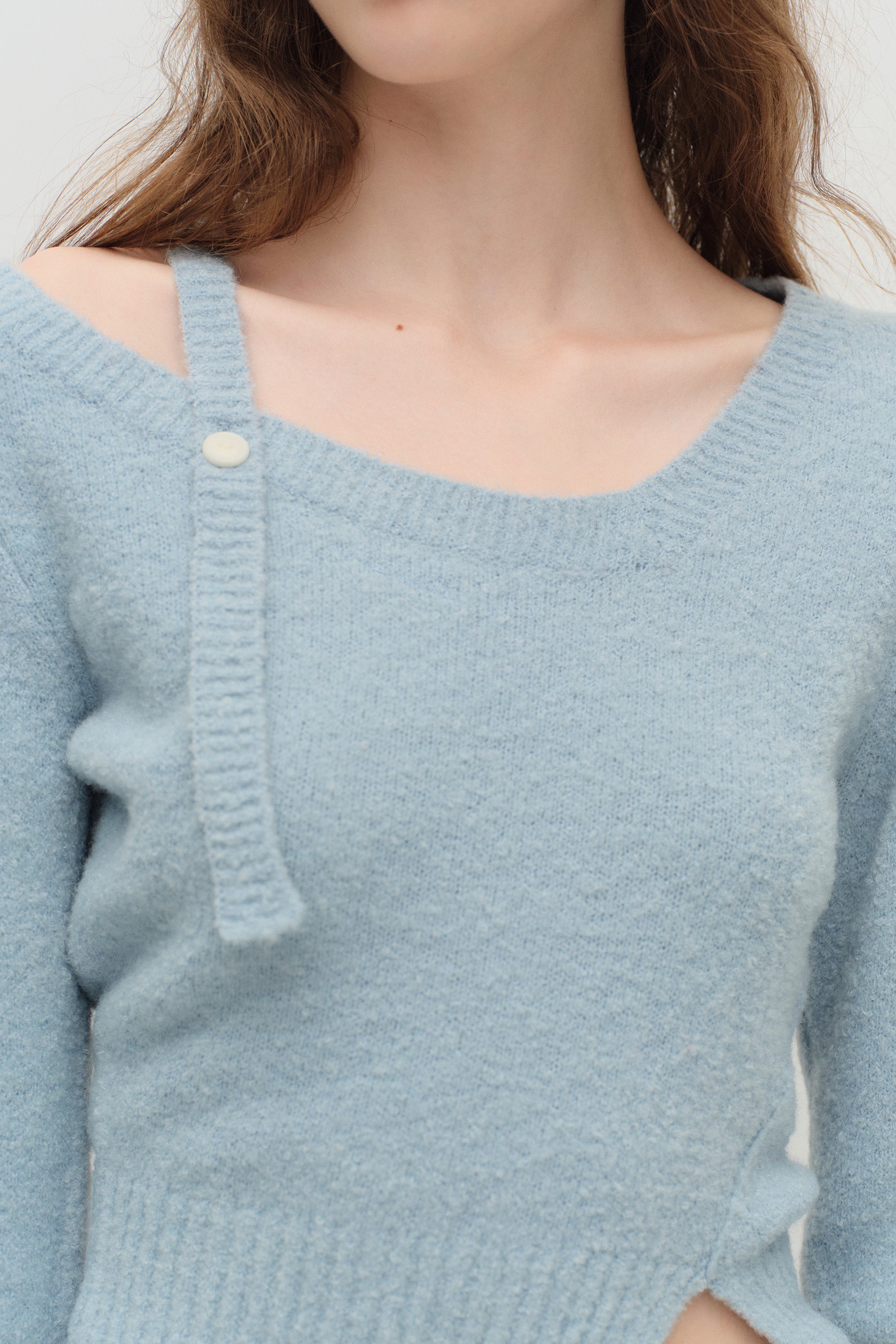 Bucle One Off-Shoulder Wool Sweater.Blue