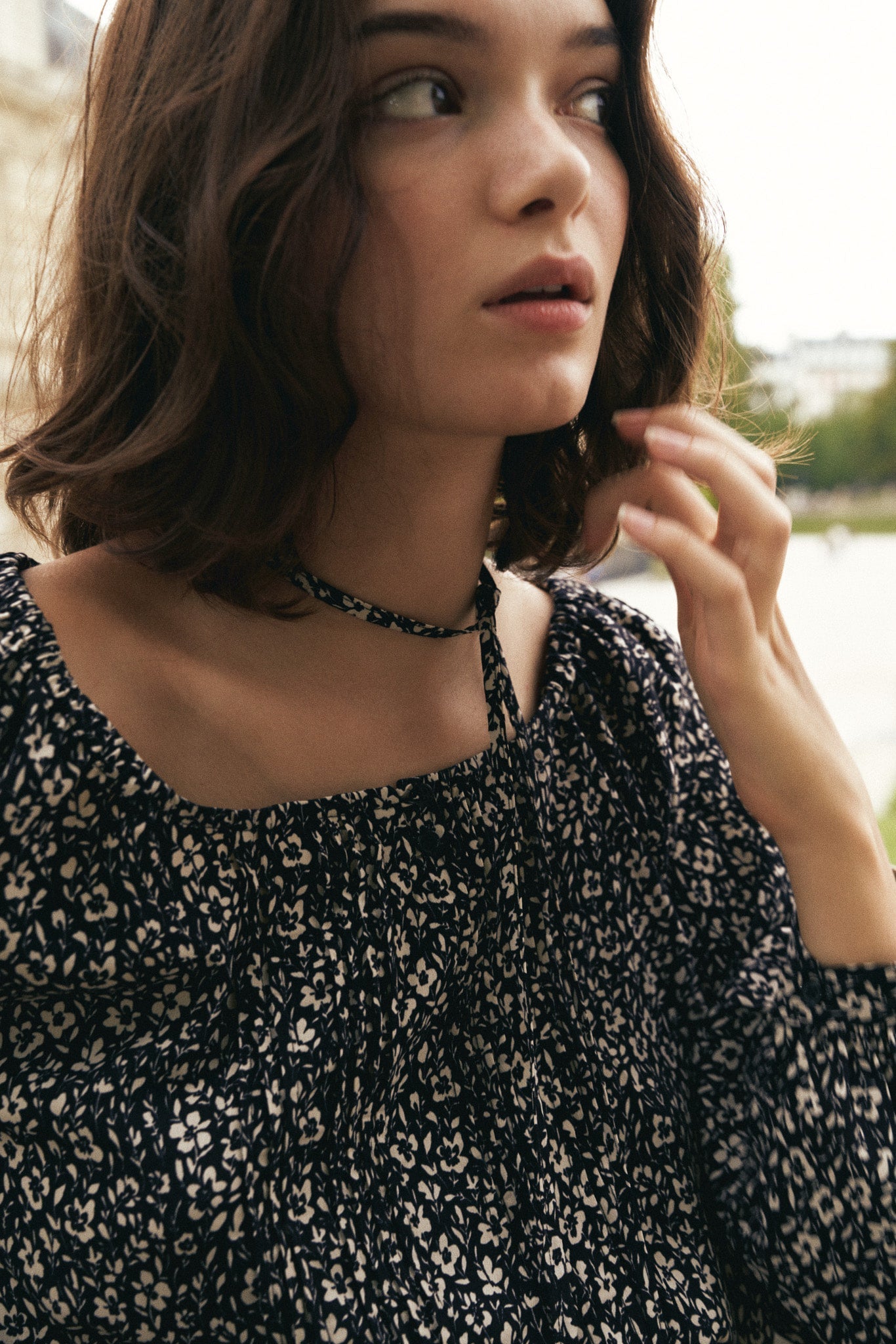 RIS PINTUCK BLOUSE.FLOWER BLACK