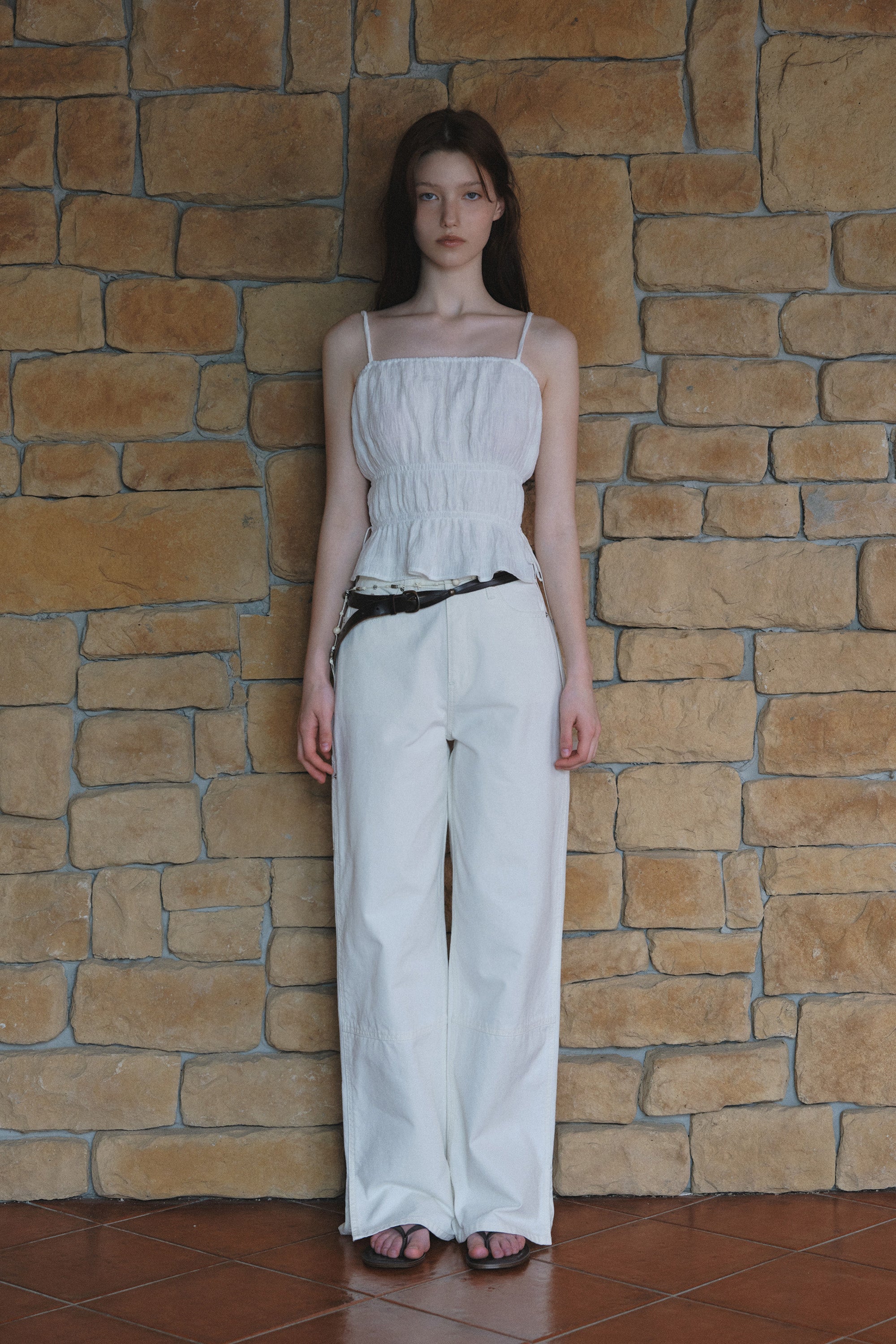 Crinkle Sharring Sleeveless Top.White