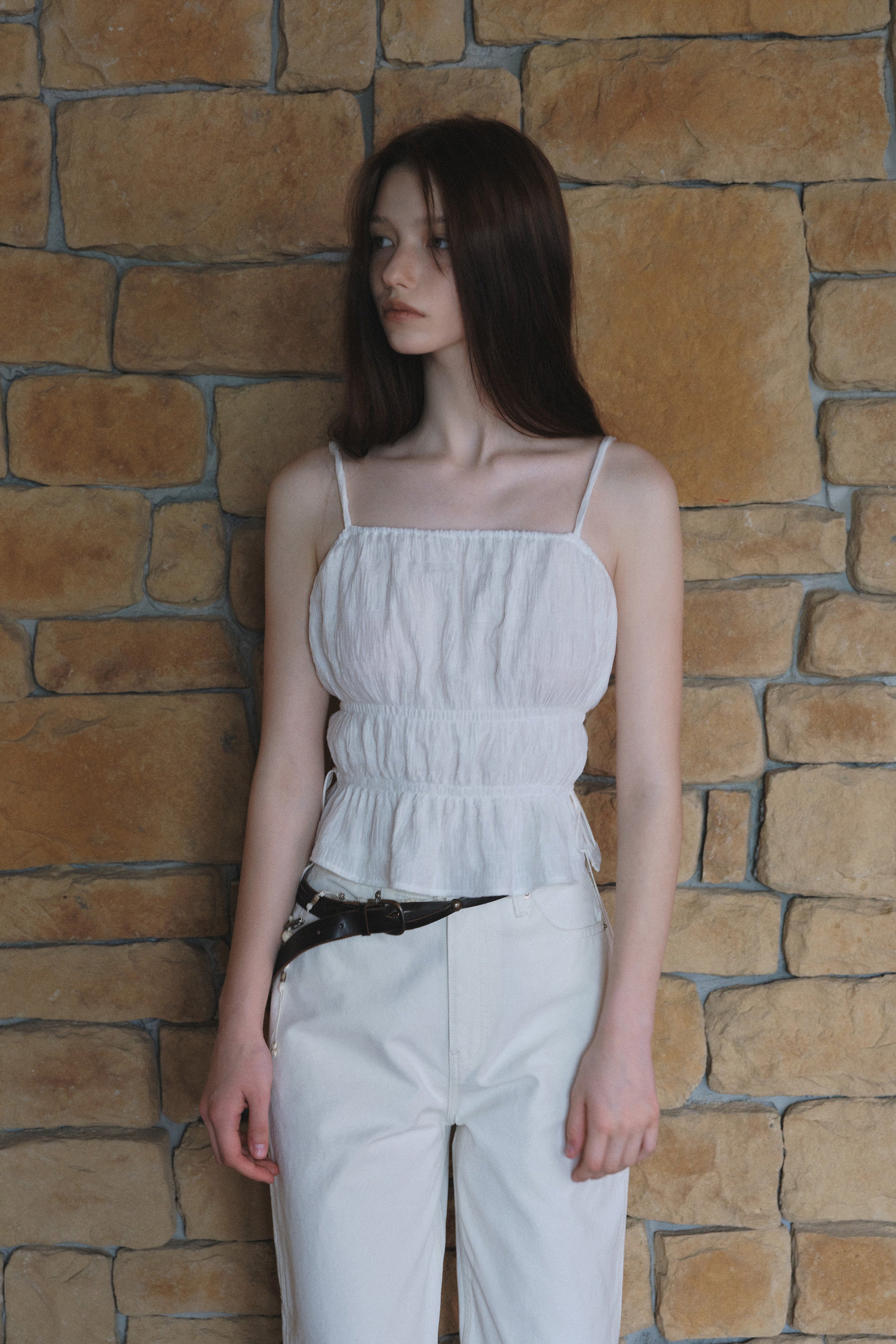 Crinkle Sharring Sleeveless Top.White