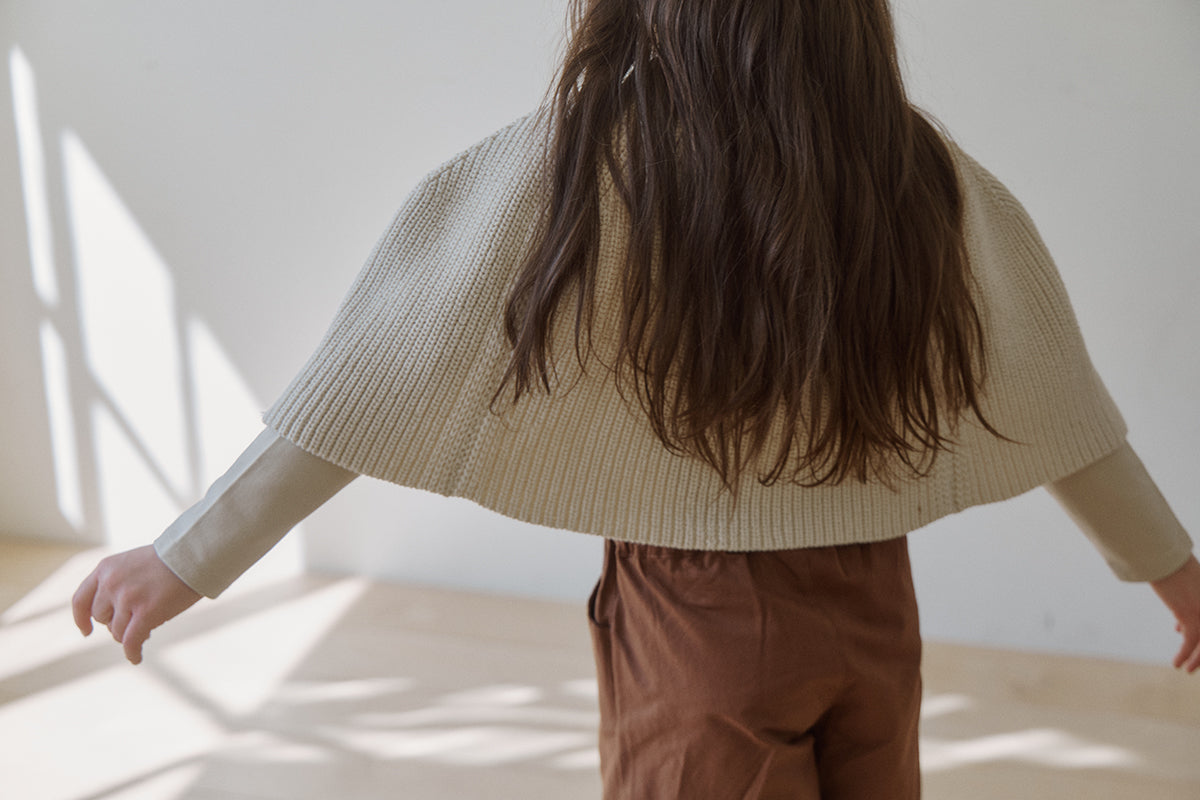 Sendy knit cape