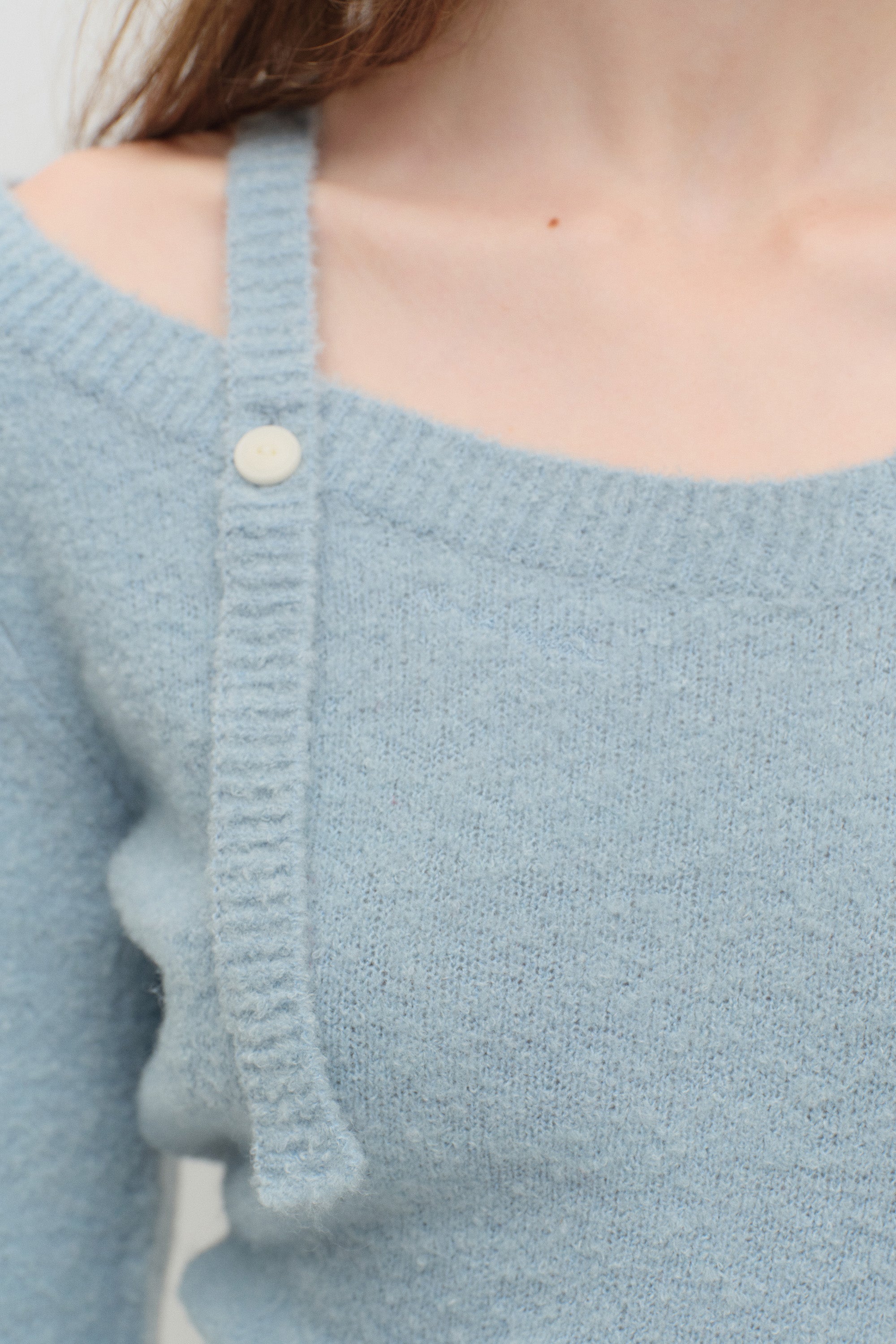 Bucle One Off-Shoulder Wool Sweater.Blue
