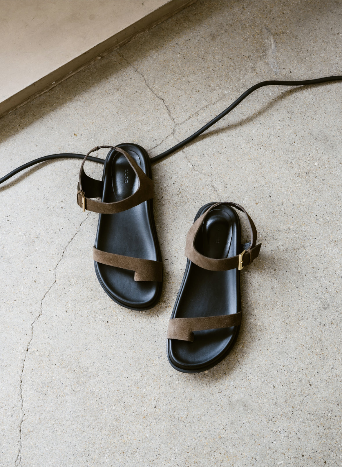 Suede straps sandals