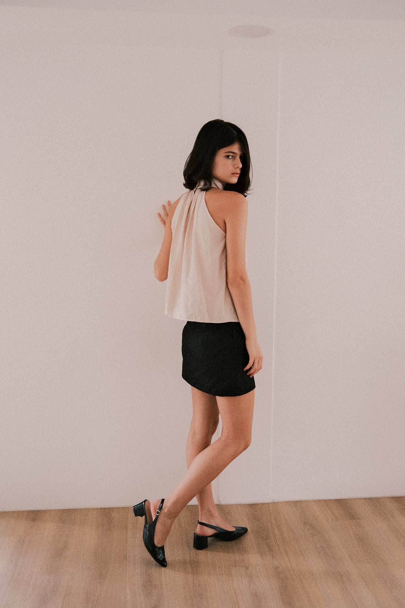 LIA HALTERNECK TOP.PALE ROSE